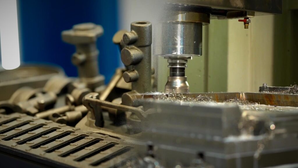 Celda de soldadura robotizada exhibida en el stand de una feria industrial