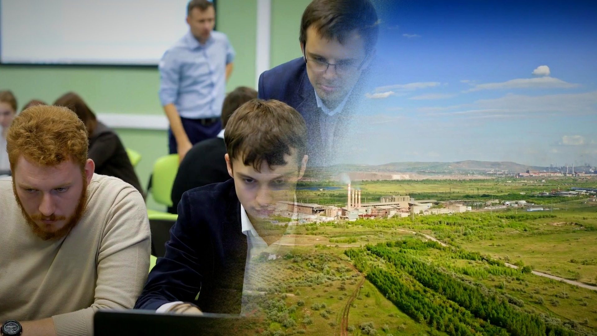 Ingeniera y estudiante revisan un medidor de descarga de agua residual junto a una planta de tratamiento industrial